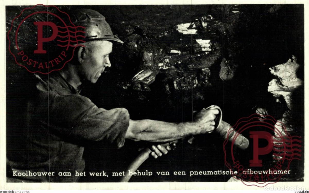 Postales: RPPC CARTE PHOTO KOOLHOUWER AAN HET WERK MET BEHULP VAN EEN PNEUMATISCHE AFBOUWHAMER METIER MINING