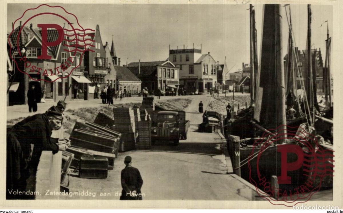 Postales: RPPC VOLENDAM ZATERDAGMIDDAG AAN DE HAVEN VISSERS FISHING PECHE PECHEUR
