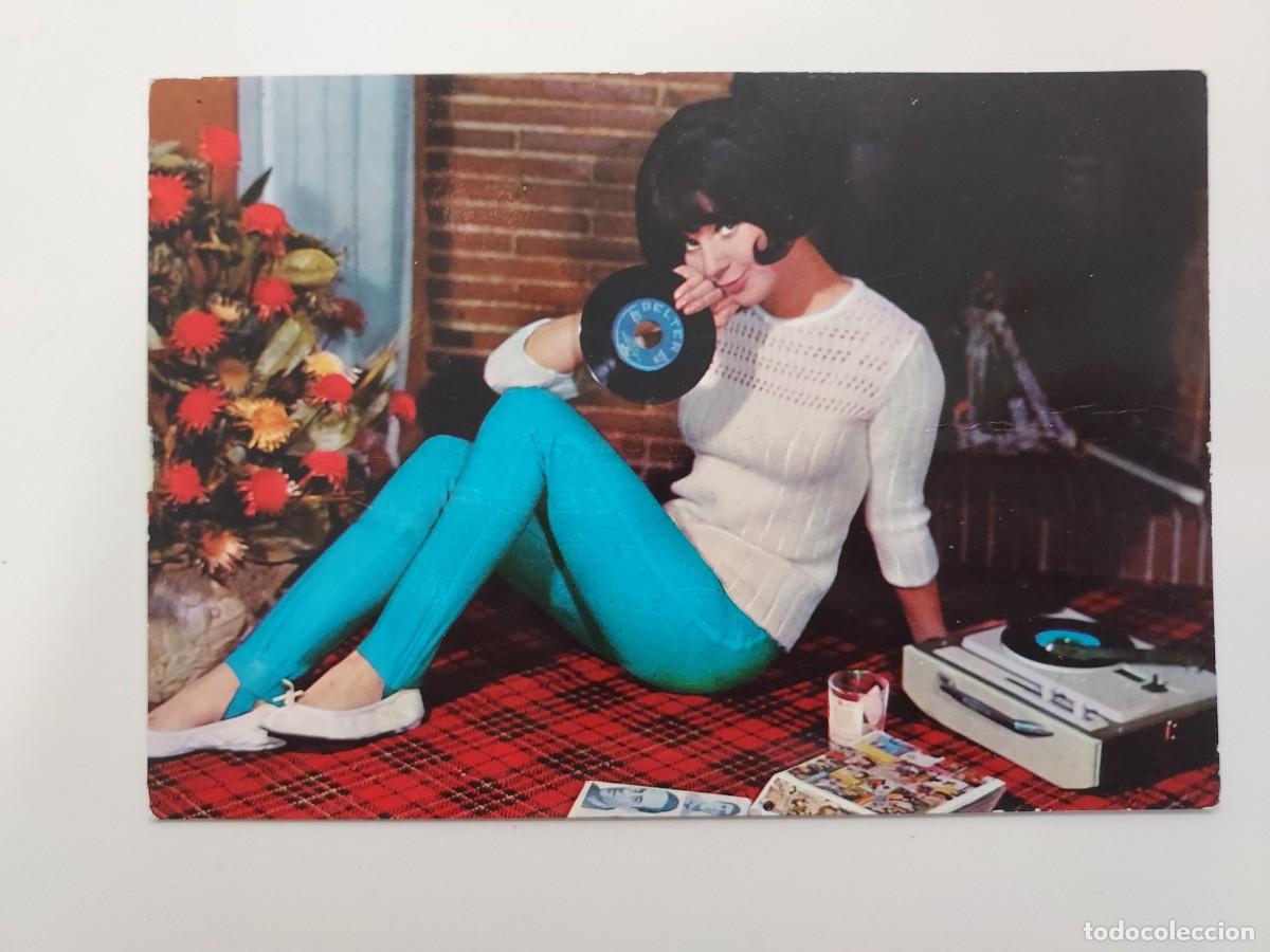 Postales: POSTAL CHICA YE-YE TOCADISCOS DISCO SINGLE BELTER RETRO. 1965. ESCRITA. RAKER