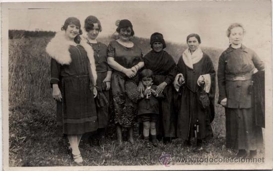 Postales: GRUPO DE SE&Ntilde;ORAS CON CAMPESINAS - Foto 1