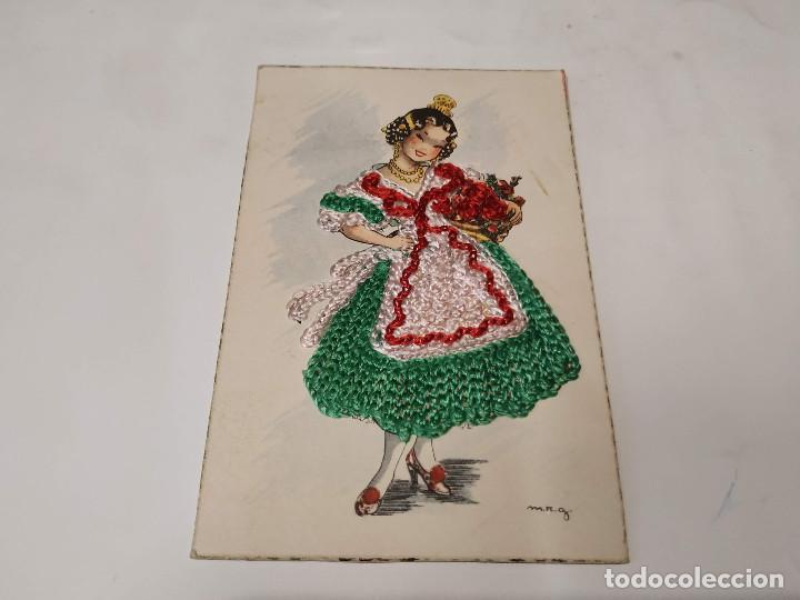 Postales: POSTAL BORDADA TRAJES REGIONALES - Foto 1