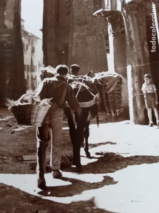 Postales: Camino del mercado. - Foto 2
