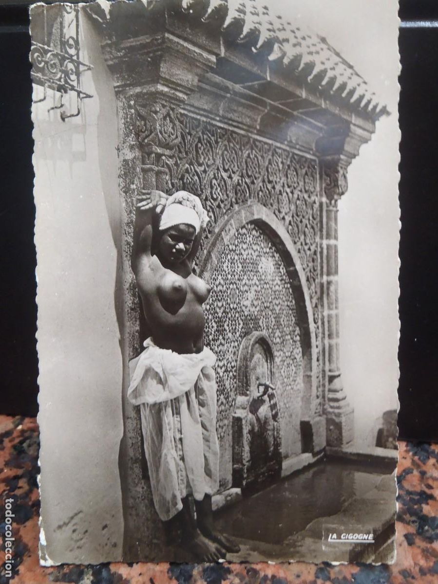 Postales: SCENES & TIPES - BRONCE VIVANT DEVANT UNE FONTAINE - Foto 1