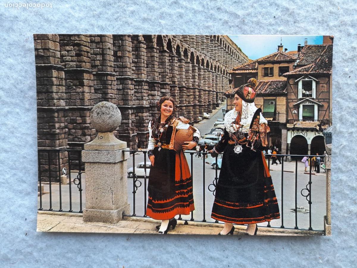 Postales: Segovia. Muchachas t&iacute;picas. Trajes regionales. - Foto 1