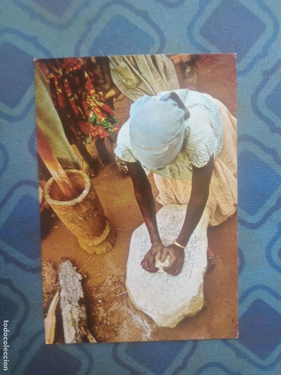 Postales: Malawi. Moliendo el mijo - Foto 1