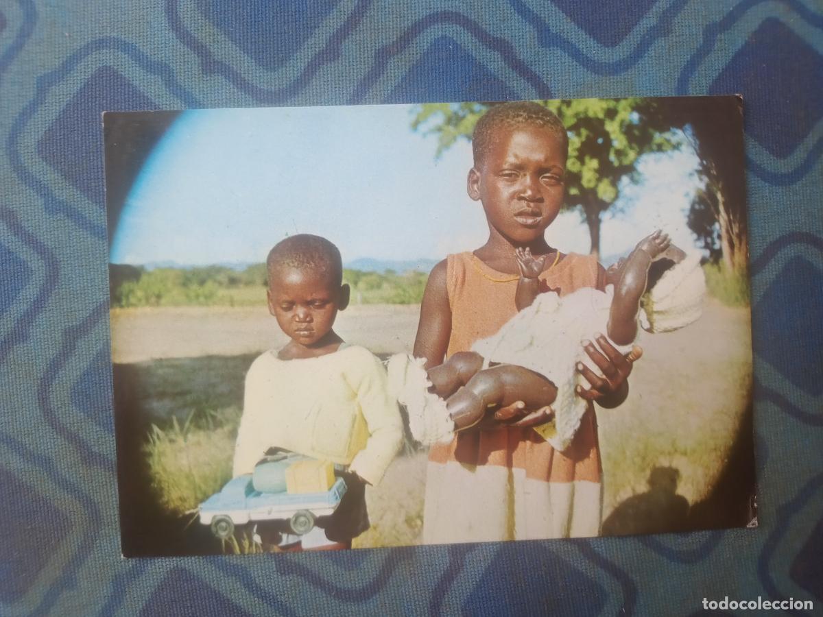 Postales: Tipos de Mozambique. Sin escribir - Foto 1
