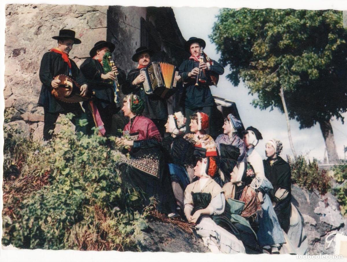 Postales: Francia- Folklore de Auvernia-circulada- - Foto 1