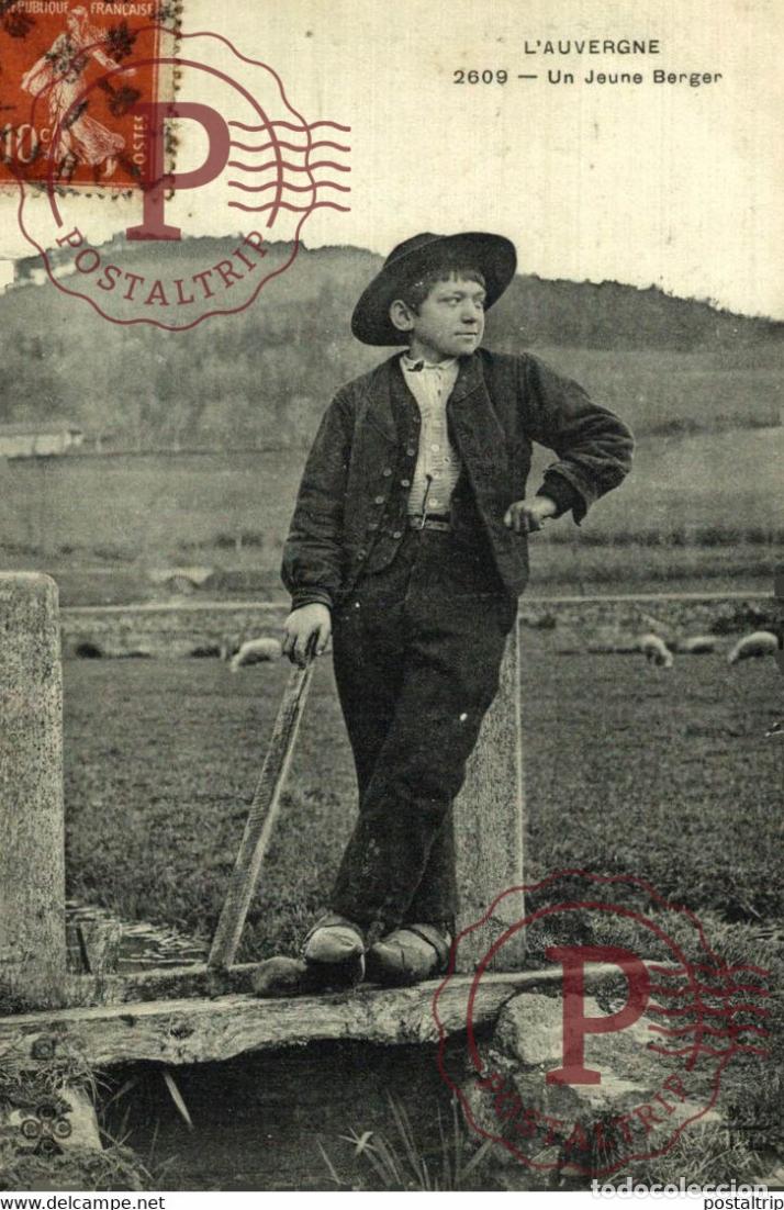 Postales: AUVERGNE UN JEUNE BERGER