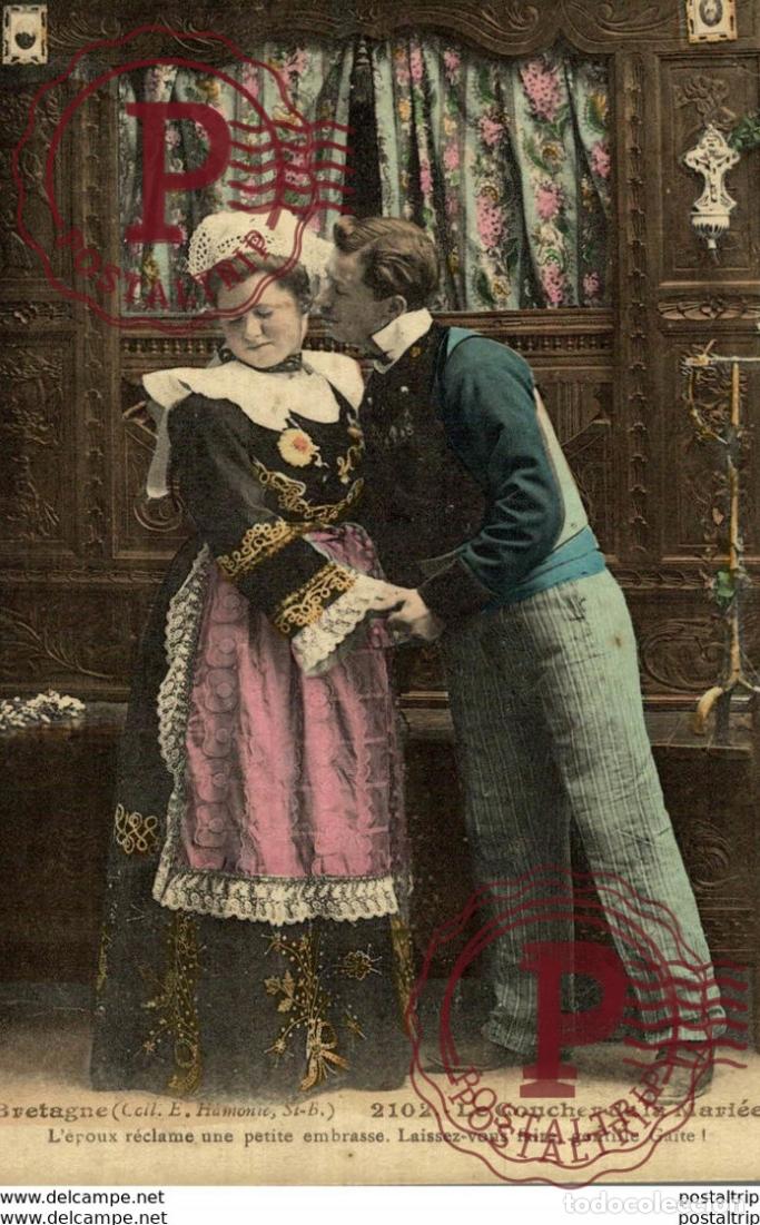 Cartes Postales: BRETAGNE - LE COUCHER DE LA MARI&Eacute;E LEPOUX R&Eacute;CLAME UNE PETITE EMBRASSE types Typen Bretagne Gro&szlig;brit