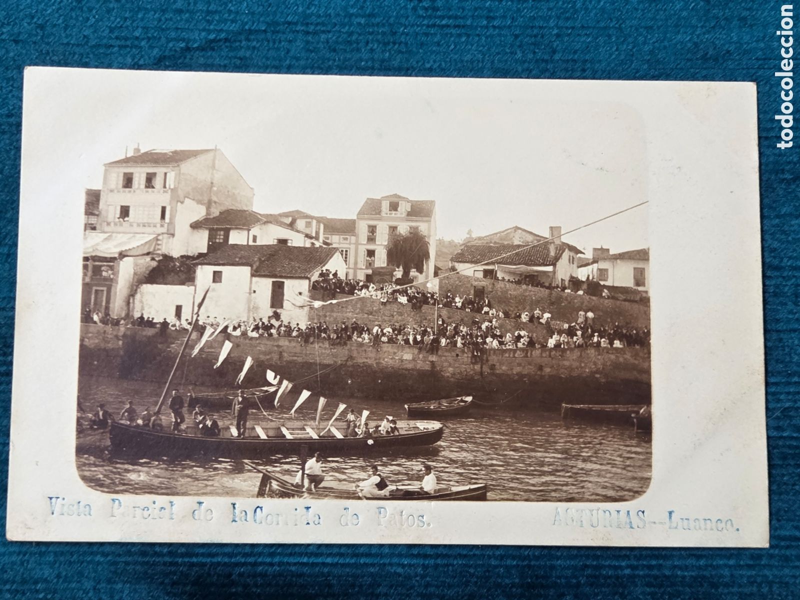 Postales: LUANCO ASTURIAS. C. 1900, Vista parcial de la Corrida de patos