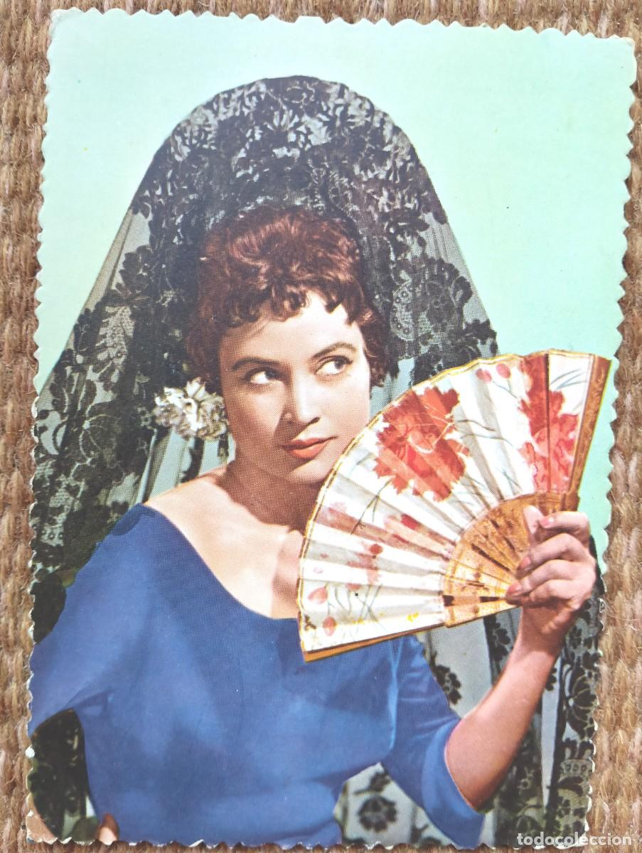 Postales: MANOLA CON MANTILLA, PEINETA Y ABANICO - ESPA&Ntilde;A TIPICA