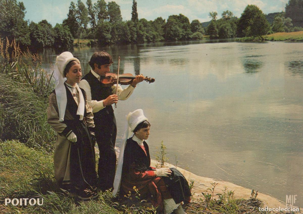 Postales: France Gen&ccedil;ay Costumes Traditionnels Poitou Violon au Bord de la &Eacute;crite *YAE951