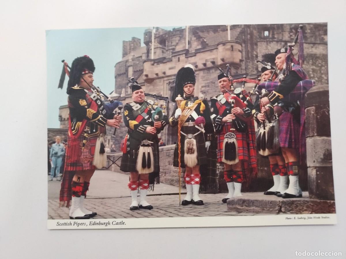 Postales: POSTAL SCOTTISH PIPERS, EDINBURGH CASTLE. GAITEROS ESCOCIA TRAJE TRADICIONAL. S/C