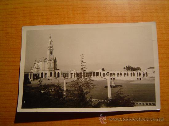 Postais: POSTAL SANTUARIO DE FATIMA BASILICA E ARCADAS CIRCULADA