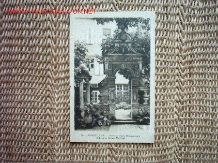 35 angoulême - porte et puits renaissance (clin - Buy Old Postcards Europe at todocoleccion - 2950500