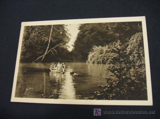 Postkarten: LE COLLEGE FEMININ DE BOUFFEMONT - CANOTAGE SUR DE LAC -