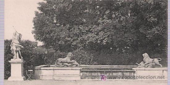 Postales: Versailles.- Le Parc - Combats d&acute;animaux. - Foto 1