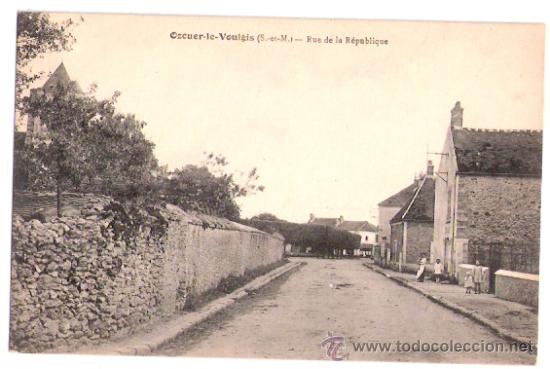 Postkarten: TARJETA POSTAL. FRANCIA. OZOUER LE VOULGIS. RUE DE LA REPUBLIQUE.