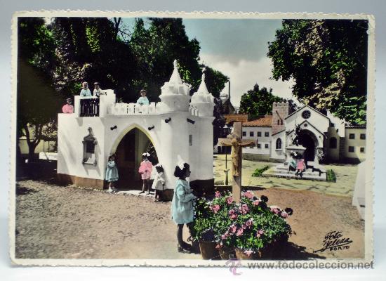 Cartoline: Postal Coimbra Portugal dos Pequenitos Casa Evora Fotograf&iacute;a Verdadeira  Ed Santos sin circular