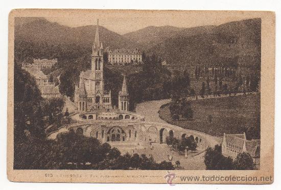 Cartes Postales: LOURDES.- VUE PLONGEANTE SUR L'ESPLANADE, LA BASILIQUE ET LA VALL&Eacute;E DU GAVE.
