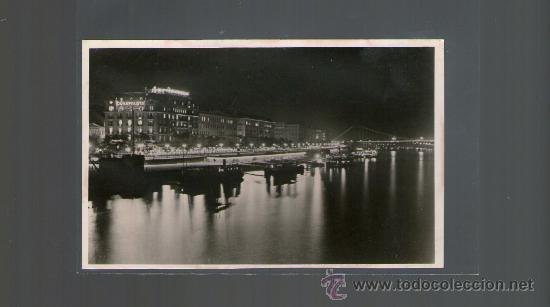 Cartoline: TARJETA POSTAL DE HUNGRIA. BUDAPEST. ESTI LAKTEP A DUNAPALOTAVAL. KARINGER.