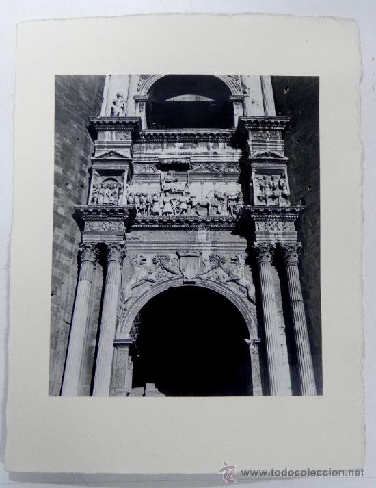 Cartes Postales: ANTIGUA FOTOGRAFIA DE NAPOLES, CASTEL NUOVO, ALTORRELIEVE DEL ARCO DEL TRIUNFO, QUE REPRESENTA LA EN