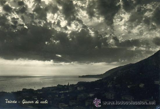 Postales: *** PV286 - POSTAL - TRIESTE - GIUOCO DI NUBI - CIRCULADA - Foto 1