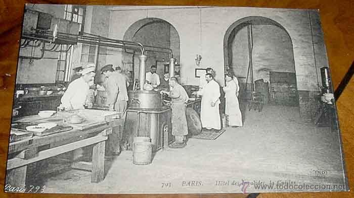 Postais: ANTIGUA POSTAL DE PARIS - HOTEL DES INVALIDES - LA COCINA - NO CIRCULADA.