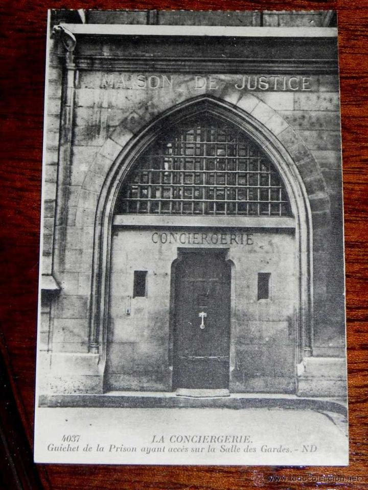 Postcards: ANTIGUA POSTAL - PARIS - GUICHET DE LA PRISON AYANT ACCES SUR LA SALLE DES GARDES - LA CONCIERGERIE