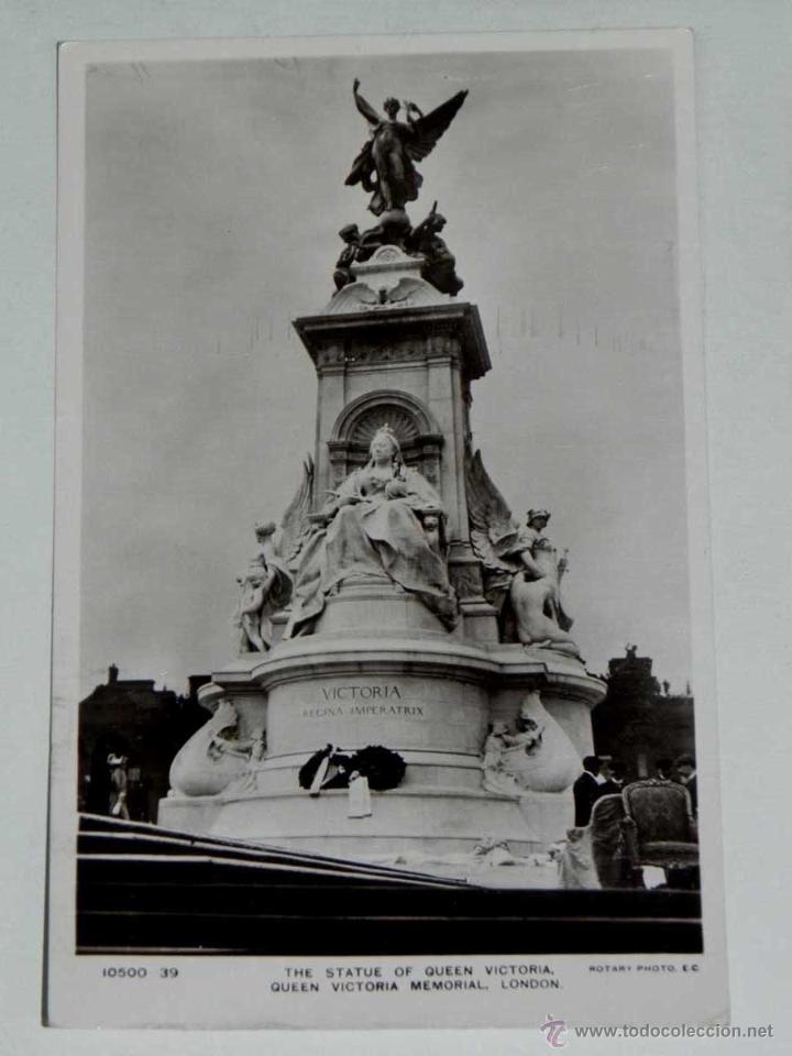 Postcards: ANTIQUE POSTCARD - UNITED KINGDOM - LONDON - THE STATUE OF QUEEN VICTORIA - ROTARY PHOTO - 10500-39