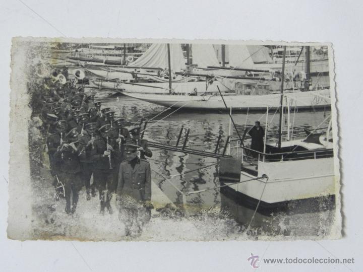 Postales: Antigua foto postal de la banda de musica militar, portuaria de Genova, Italia, a&ntilde;os 30, no circulad