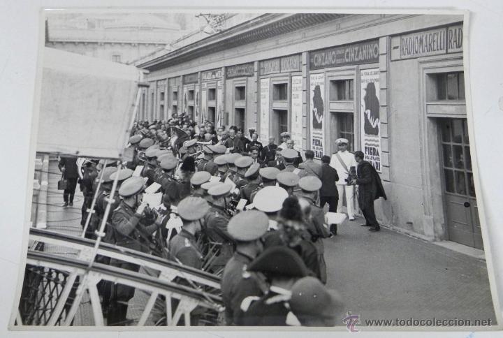 Postales: Antigua fotografia de la feria de bari, con la banda de la legion portuaria de genova, italia, 24 de