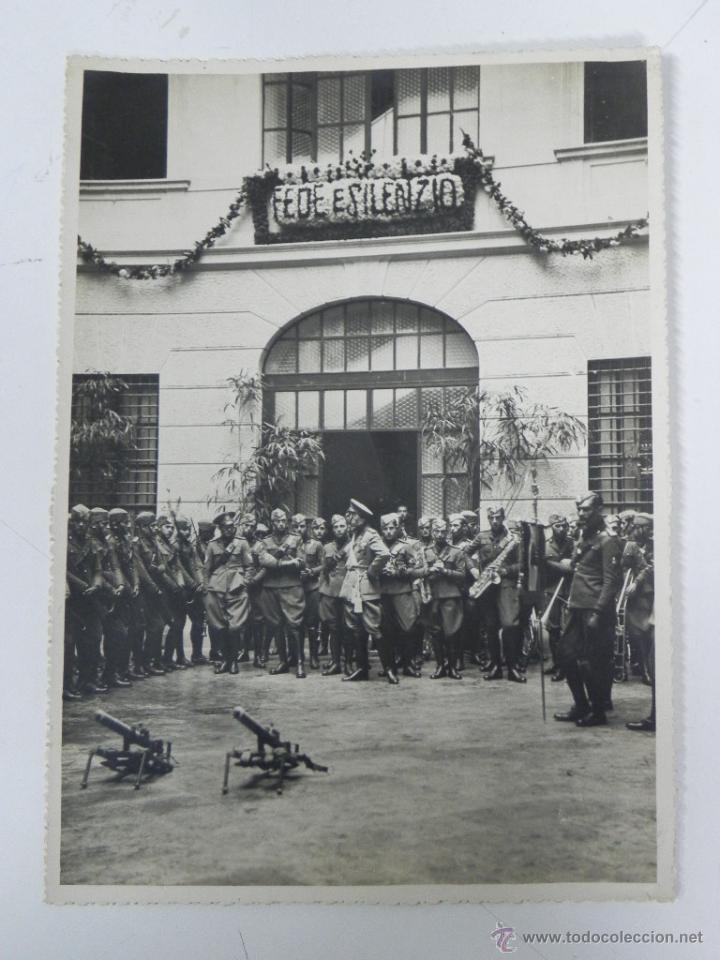 Postales: Antigua fotografia de la banda de la legion portuaria de genova en un acto, italia, 25 de octubre de