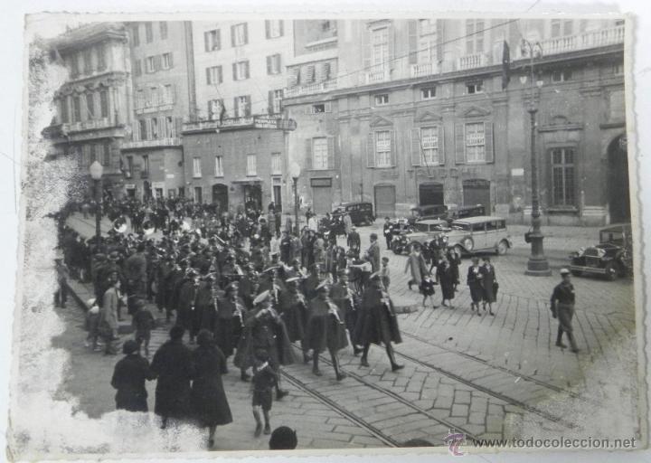 Postales: Antigua fotografia de la banda de musica de la legion portuaria de genova, italia, en un desfile, 8
