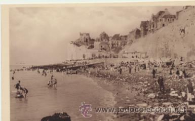Postais: Ault.- Vue de la Plage et le Casino.