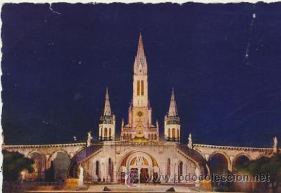 Postais: Lourdes.- la Basilique Ilumin&eacute;e.