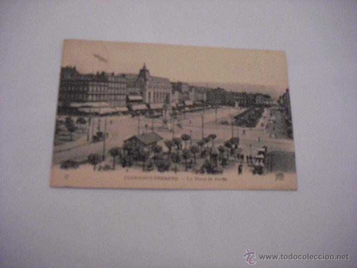Postcards: CLERMONT -FERRAN  17.LA PLACE DE JAUDE. CIRCULADA