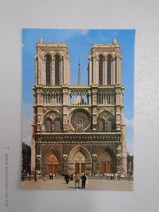 Cartes Postales: POSTAL NOTRE-DAME DE PARIS ET LE PARVIS. FRANCIA. TDKP3