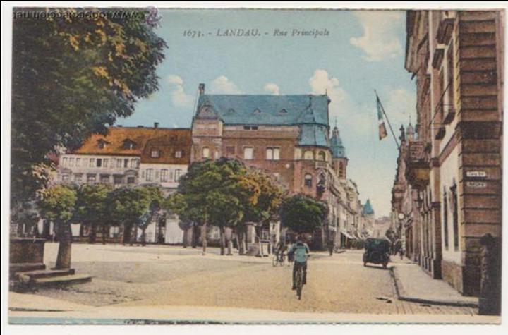 Postcards: Alemania. Landau .- Rue Principale.