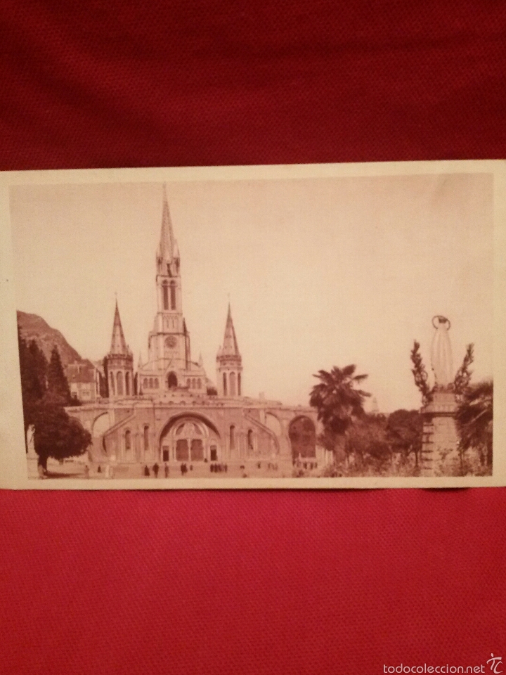 Postais: Tarjeta postal nescrita / LOURDES - La Basilique et la Vierge couronn&eacute;e #0744