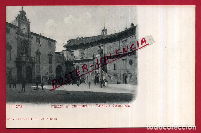 Cartoline: POSTAL FERMO, ITALIA, PIAZZA VITTORIO EMANUELE E PALAZZO COMUNALE, P83953