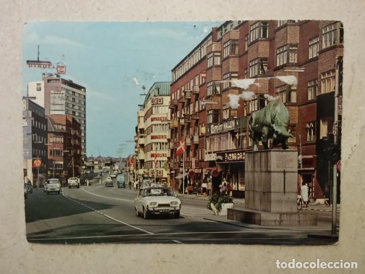 Postales: ANTIGUA POSTAL -10*15- AALBORG VESTERBRO STREET - CAJON - DINAMARCA COCHE VINTAGE