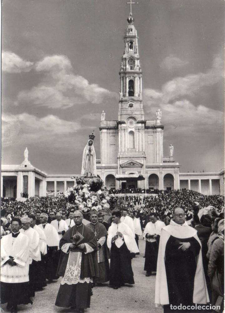 Cartoline: ANTIGUA POSTAL DE FATIMA  PROCESION CON LA IMAGEN DE NUESTRA SE&Ntilde;ORA