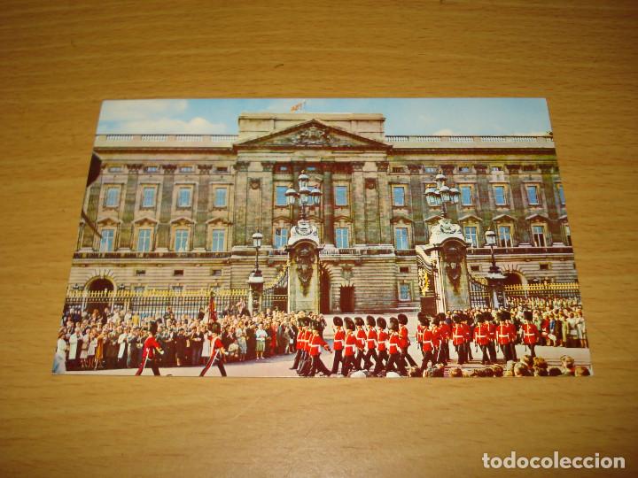 Postales: TARJETA POSTAL REINO UNIDO: GUARDS OF THE HOUSEHOLD BRIGADE LEAVING. 1389. DIMENSIONES: 90 X 140 MM