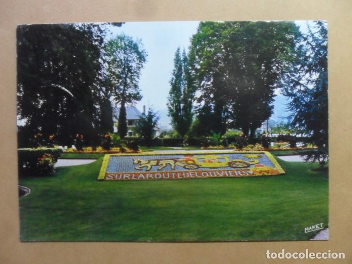 Cartes Postales: POSTAL - EX 1 - LOUVIERS (EURE) - SON JARDIN PUBLIC AVEC SON CARROSSE EN FLEURS - ED. J. KETTLER