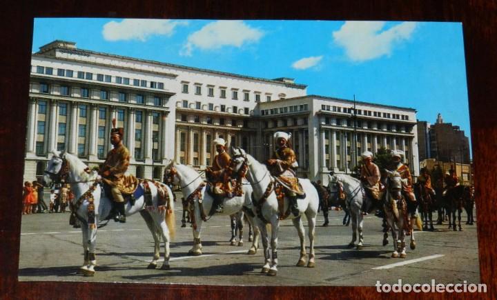 Cartoline: POSTAL DE RUMANIA, PARADA FOLCLORICA EN BUCAREST, ED. PENTRU, ED. P. MARZARI, NO CIRCULADA.