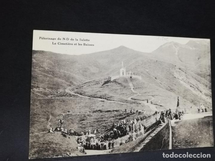 Cartoline: TARJETA POSTAL. FRANCIA. PELERINAGE DE NOTRE-DAME DE LA SALETTE. LE CIMETIERE ET LES BAISSES.