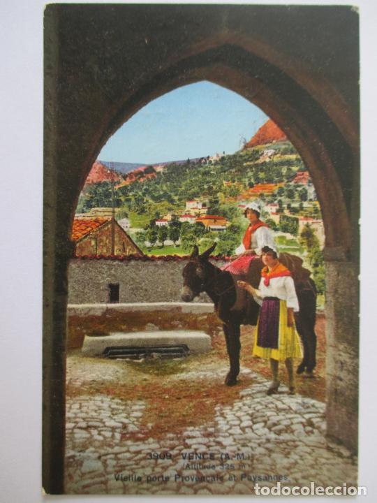 Cartes Postales: TARJETA POSTAL DE FRANCIA. 3909. VENCE VIEILLE PORTE PROVENCAIE ET PAYSANNERS