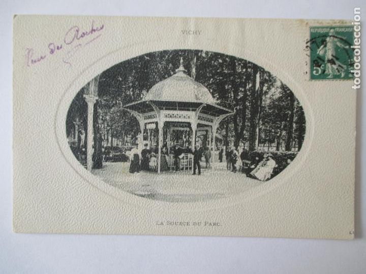 Postales: TARJETA POSTAL DE FRANCIA. VICHY LA SOURCE DU PARC - Foto 1