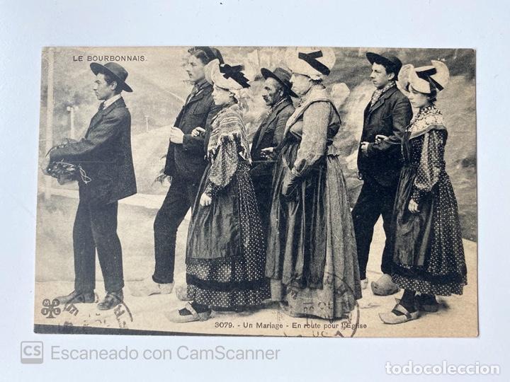 Cartoline: TARJETA POSTAL. FRANCIA. AUVERNIA-R&Oacute;DANO-ALPES. ALLIER. BOURBON. UN MARIAGE. EN ROUTE POR L'EGLISE.